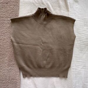 Commense Sleeveless Mockneck Knit Top